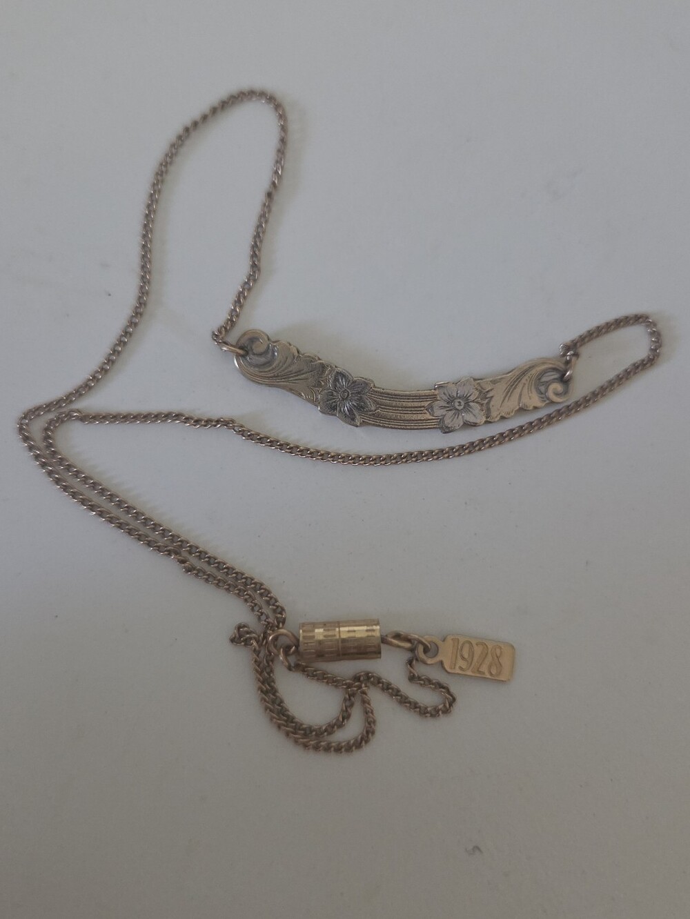 vintage 1928 jewelry co bar necklace silver tone scroll floral horizontal pendan - Picture 4 of 6
